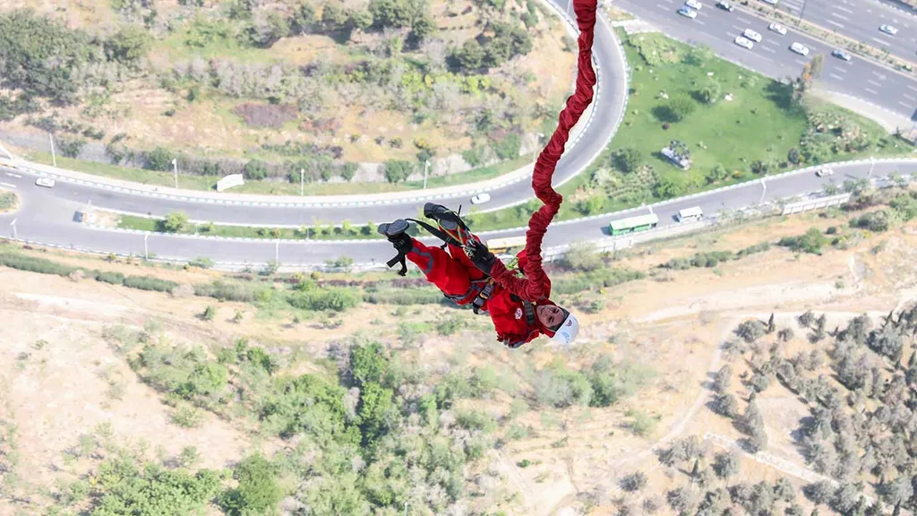 bungee, jumping, teherán, irán, Milad-torony