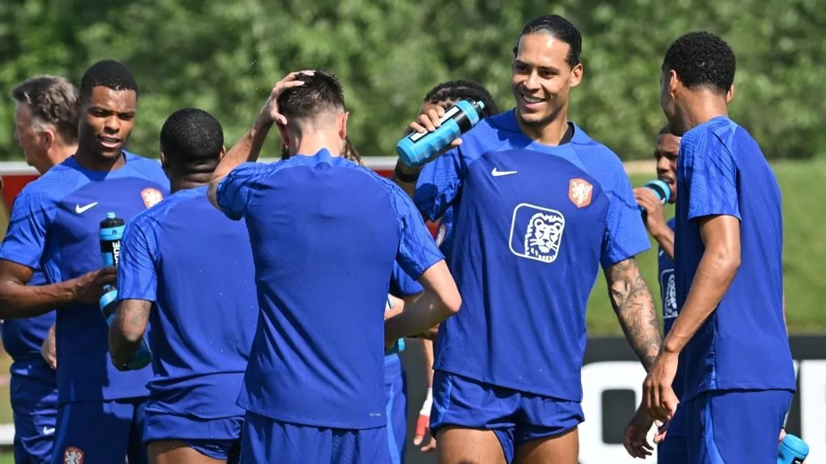 A BL-döntős klasszis és a Serie A egyik legjobbja is kimaradt a holland Eb-keretből