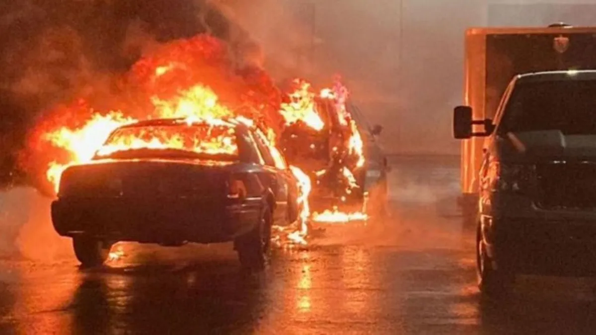 15 rendőrautó gyulladt ki Portlandben