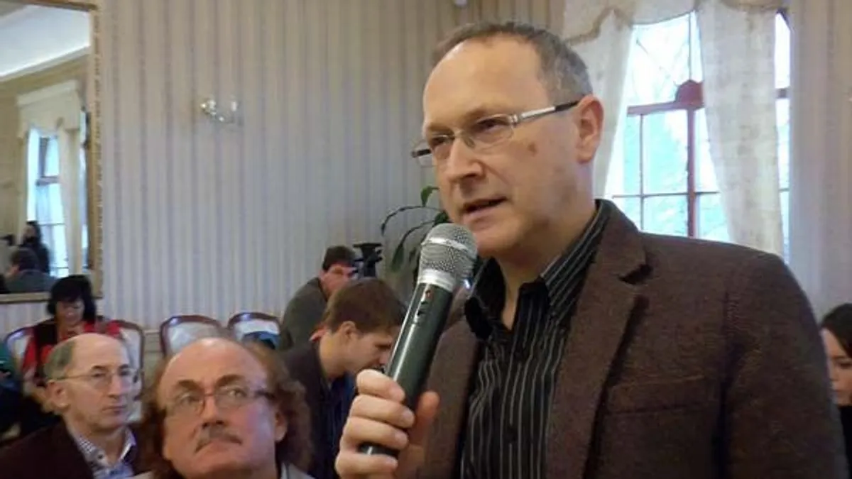 Egzotikus országokban bujkált a hatóságok elől az elítélt baloldali Czibula Csaba, most polgármester akar lenni Zamárdiban