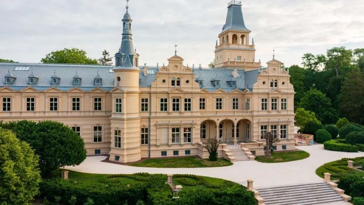 A dohánytermesztés szolgálatába állt a világ egyik legkorszerűbb magyar kastélya