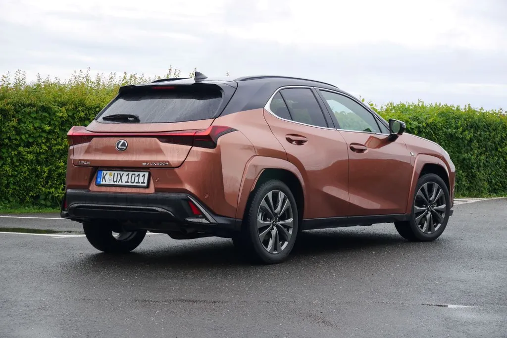 Lexus UX 300h