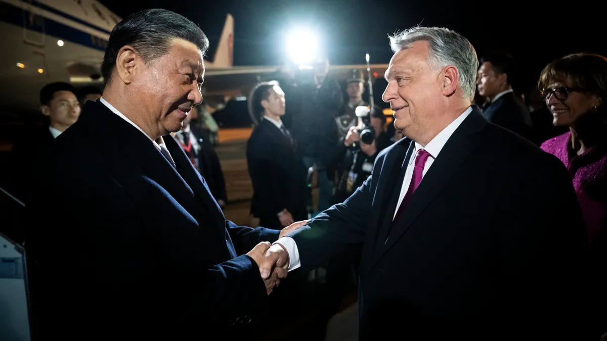 Orbán Viktor: Isten hozta Kína elnökét Budapesten! - videó