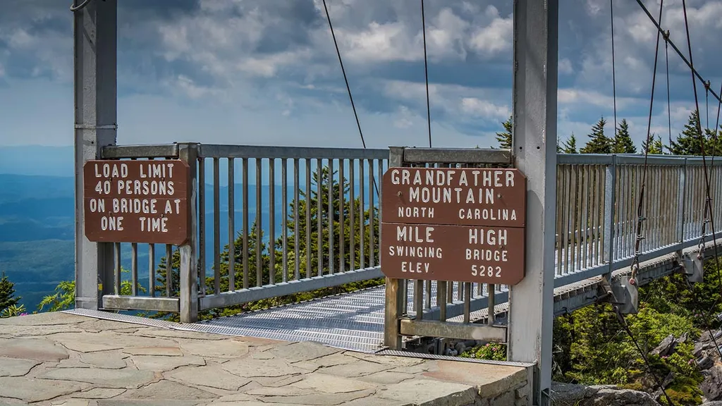 Mile High Swinging Bridge, függőhíd, híd, Grandfather mountain, éneklő függőhíd, látványosság, Amerika, 