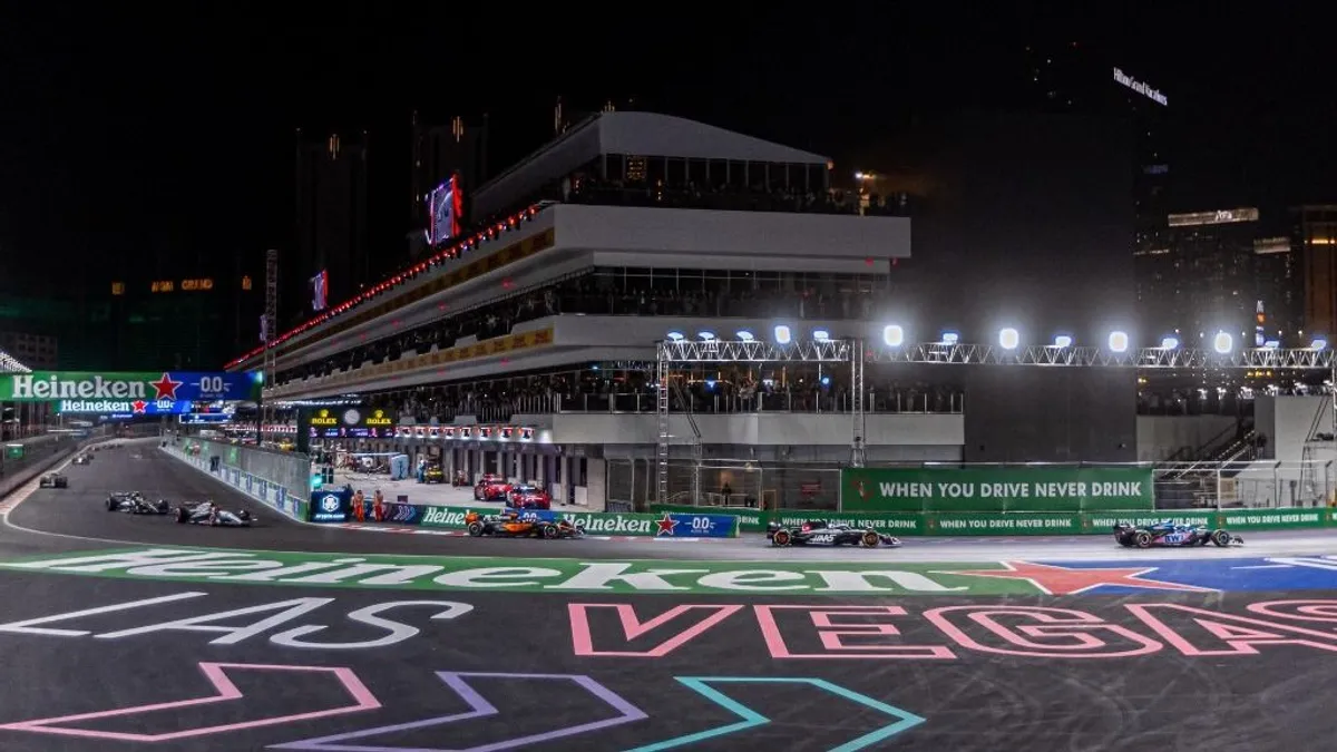 500 ezer forintos jegyért egy kanyart lehet látni az F1-es versenyen