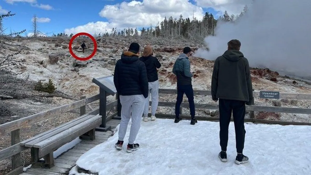 Börtönbe zárnak egy turistát, mert egy halálosan veszélyes gejzír mellett akart fotót készíteni