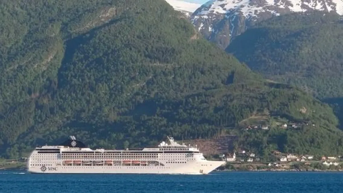 Kizuhant egy tengerjáró hajóról egy turista