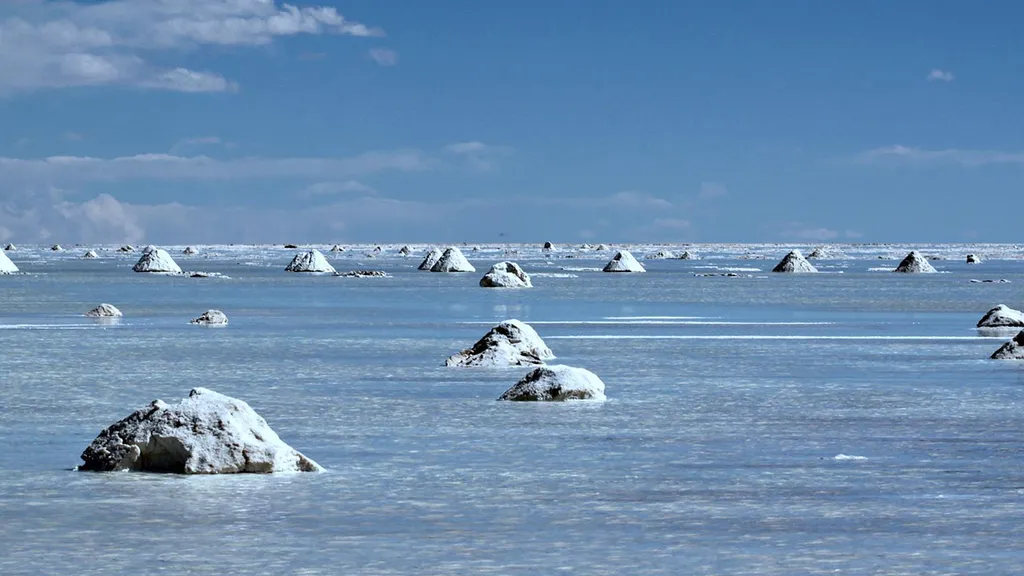 Salar de Uyuni, sósivatag, sómező, sósíkság, só, sóbánya, lítium, lítiumbánya, Bolívia, látványosság, turisztikai látványosság