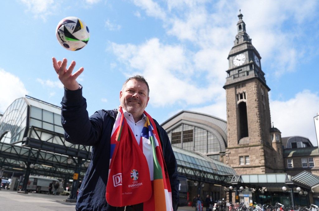 Hamburg Central Station prepares for European Championships