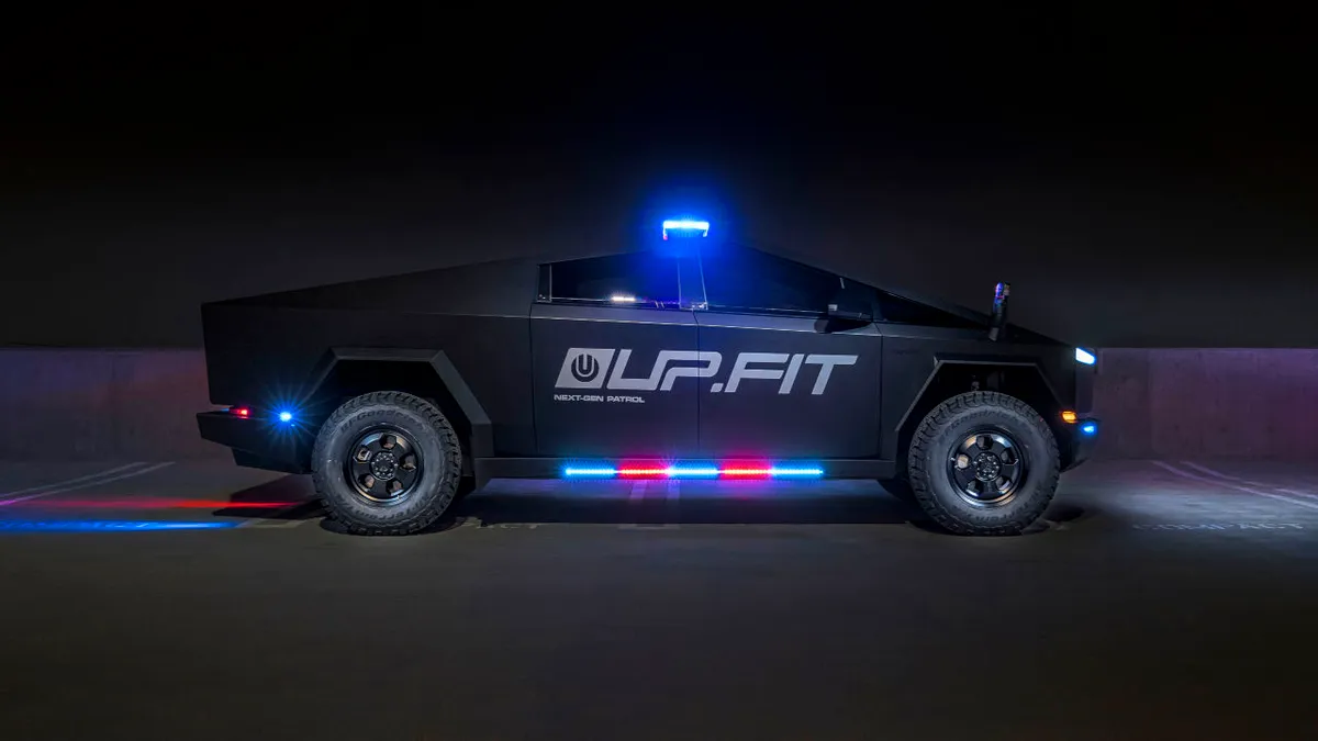 Az Up.Fit elkészült a Cybertruck rendőrautó-átalakításával