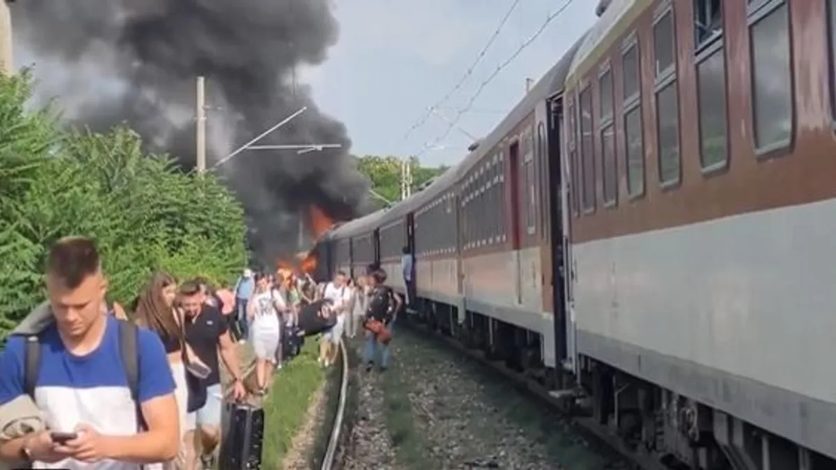 Autóbusszal ütközött Szlovákiában egy Prágából Budapestre tartó gyorsvonat, öt ember meghalt