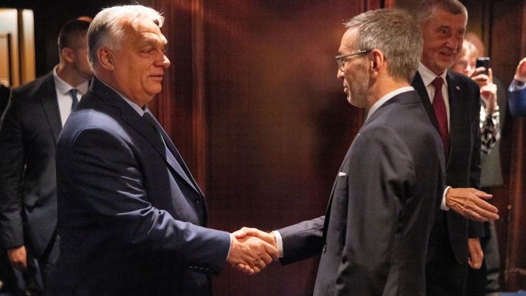 Orbán Viktor Herbert Kickllel és Andrej Babissal tárgyalt Bécsben