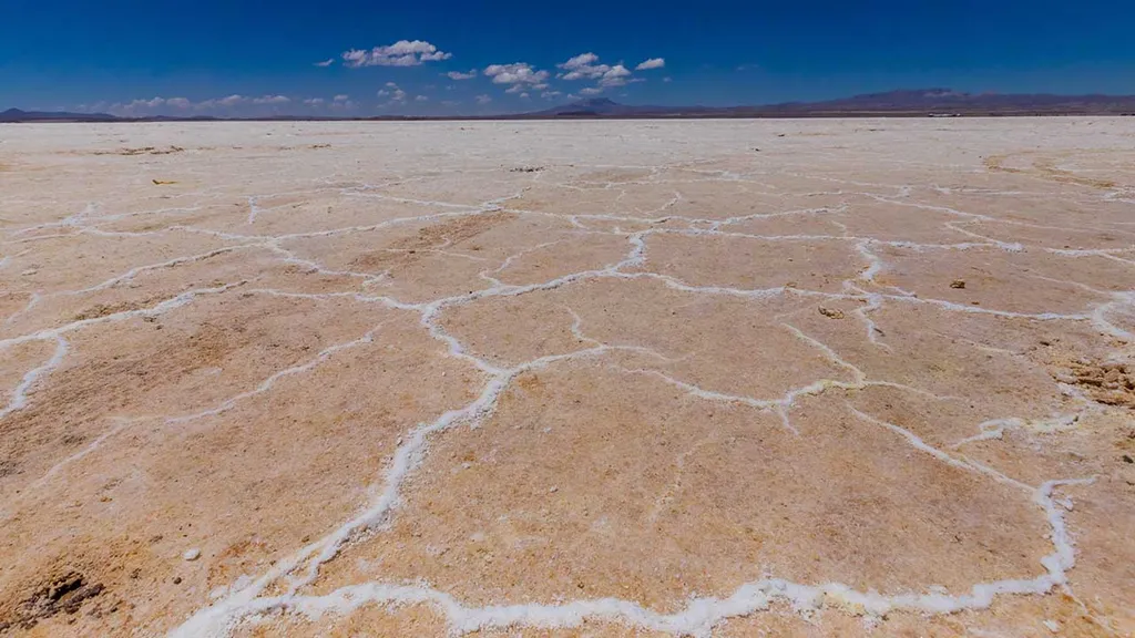 Salar de Uyuni, sósivatag, sómező, sósíkság, só, sóbánya, lítium, lítiumbánya, Bolívia, látványosság, turisztikai látványosság