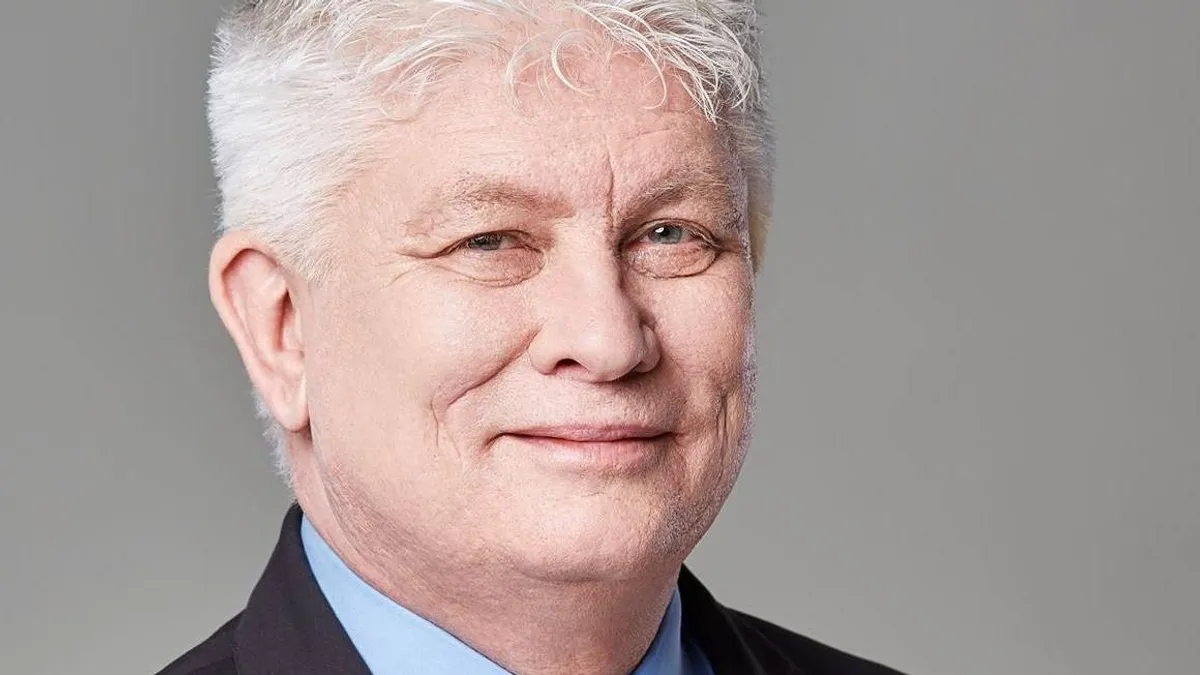 Karsay Ferenc: Olyan vezetőt kell választanunk, aki cselekszik, és nem abból él, hogy másokat bemocskol! - videó