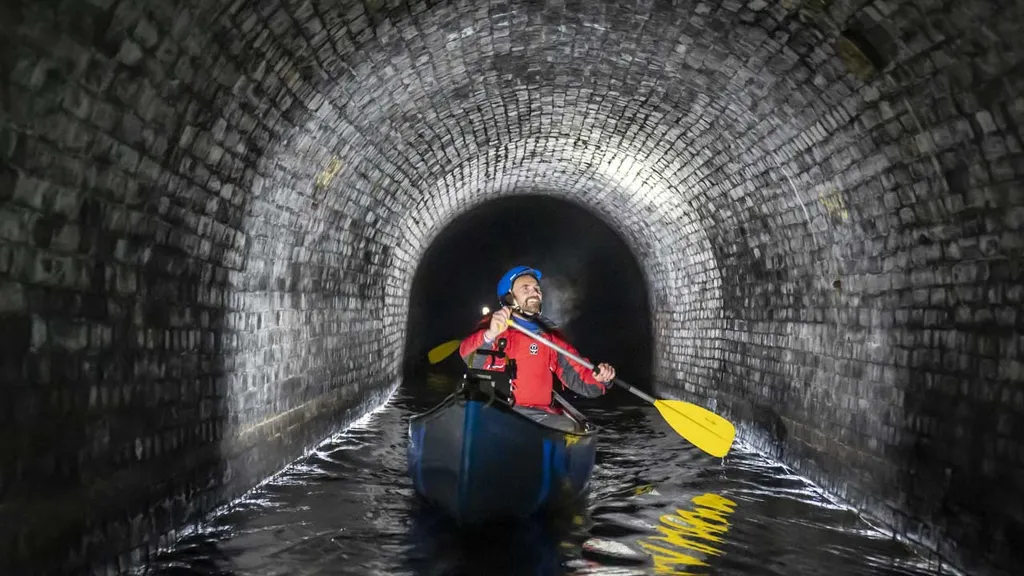 Standedge Tunnel, Anglia, csatorna, csónak,  vasút, vasút vonal 
