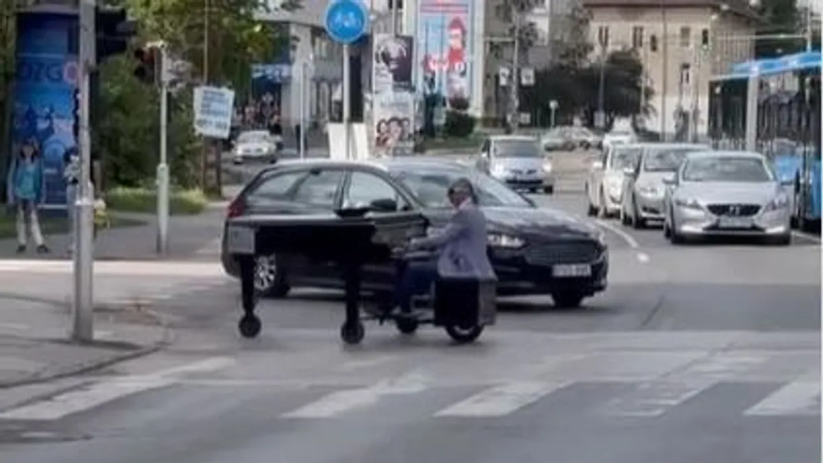 Eddig nem látott, elképesztő jármű jelent meg a budapesti utakon
