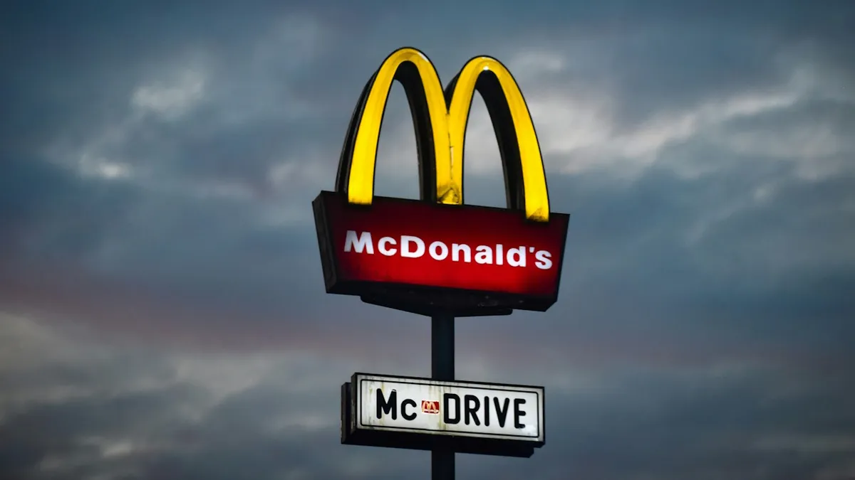 Ebben a McDonald'sban bizarr dolgok rejtőznek a padló alatt