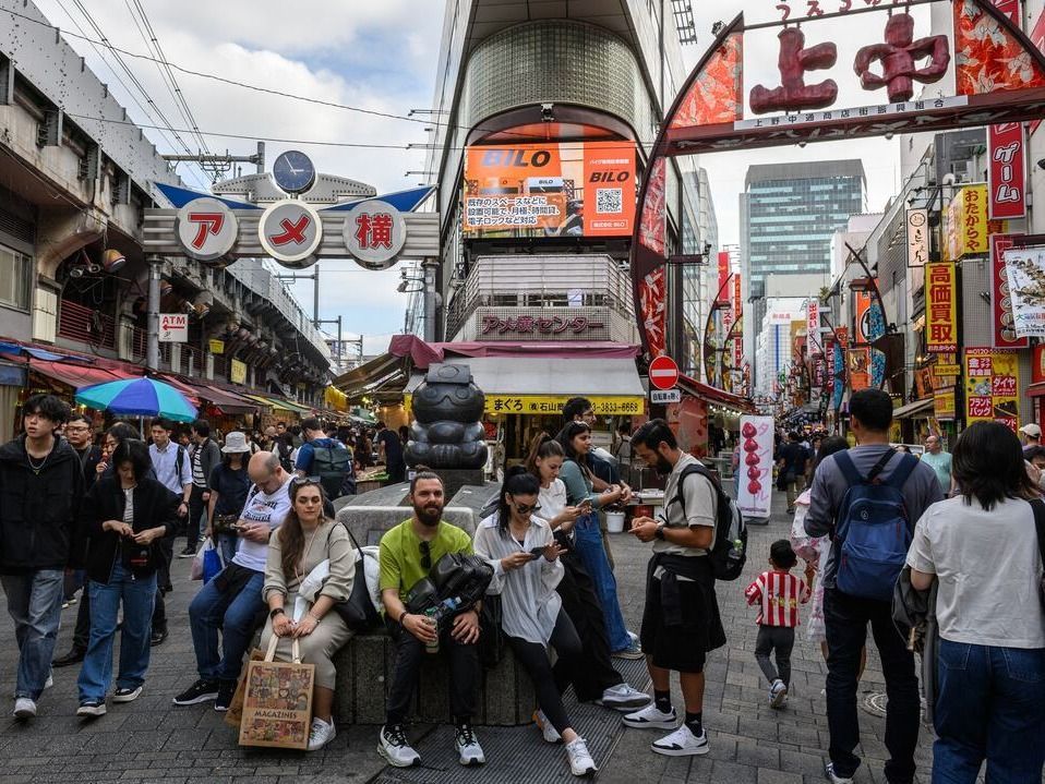 japán, open-air market, people