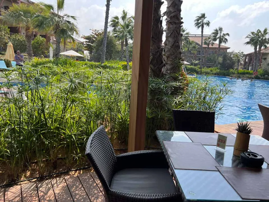 ARI, Pool Restaurant and Bar Dubai, pihentető menedék, étterem, Dubaj, bár, Dubajgasztro

