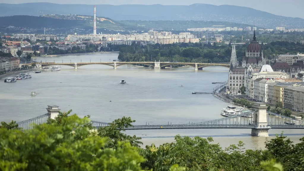 Az áradó Duna Budapestnél, árvíz, áradóDuna, árvízBudapest, 2024.06.08.