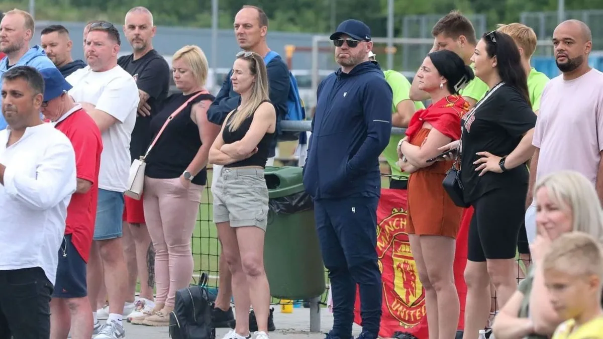 Így szurkolt fiának a Manchester United legendája Szombathelyen - képek