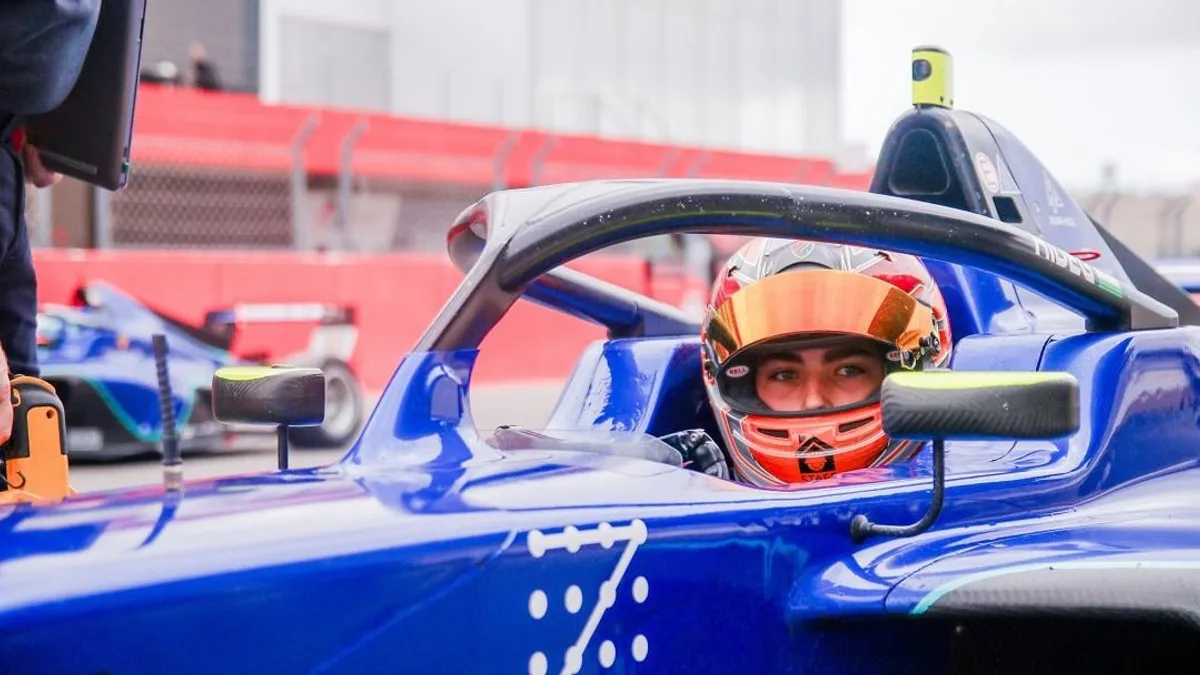 Az F1 magyar reménysége a műszaki gondjai ellenére is nagyszerűen versenyzett a Formula-4-ben