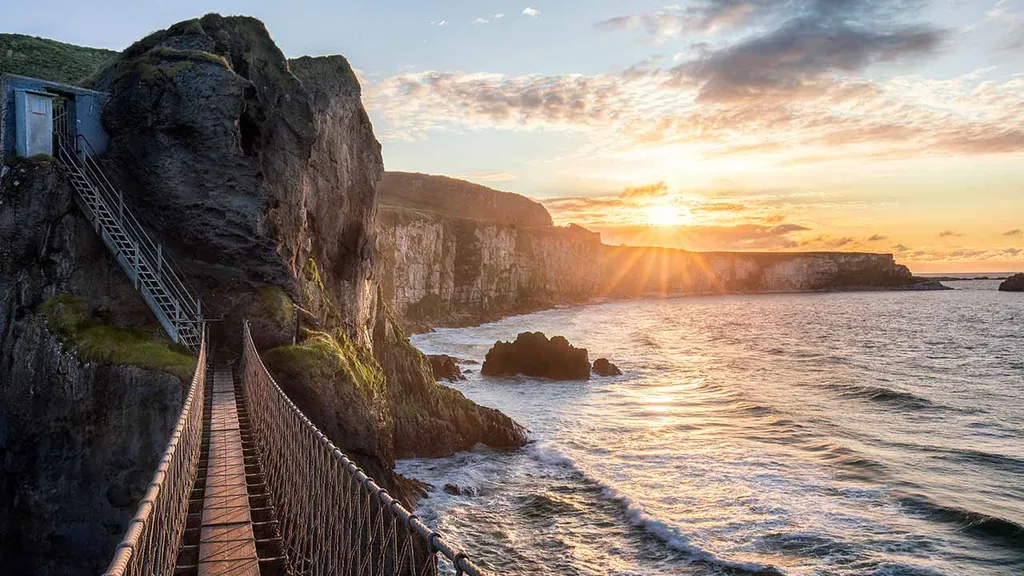 Carrick-A-Rede kötélhíd, Carrick-A-Rede, kötélhíd, híd,Carrick sziget, Írország, látványosság, turisztikai látványosság,