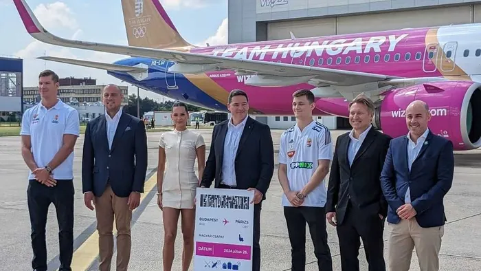 Bemutatták a magyar olimpiai csapatot szállító repülőgépet