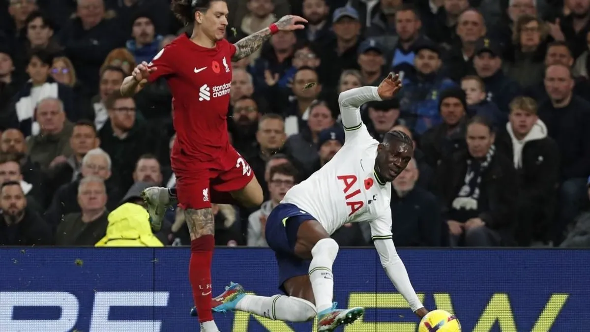 Könnygázspray-vel rabolták ki a Tottenham focistáját