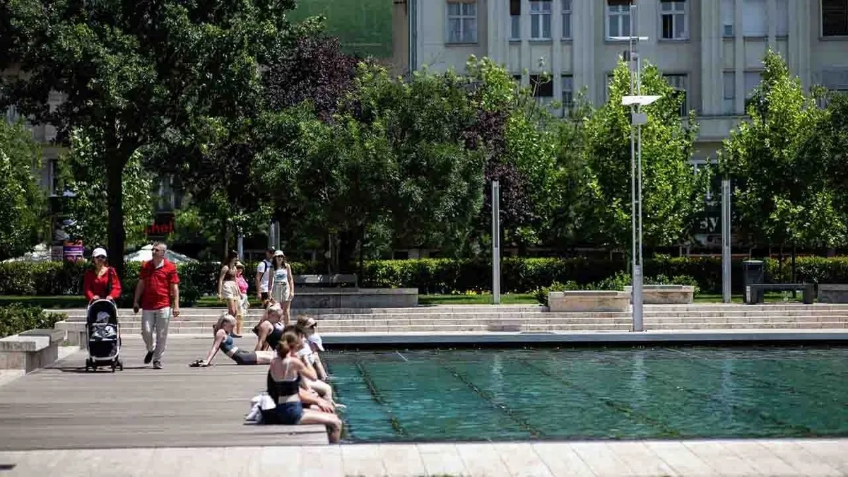 Meghosszabbították a vörös kódot a hőség miatt
