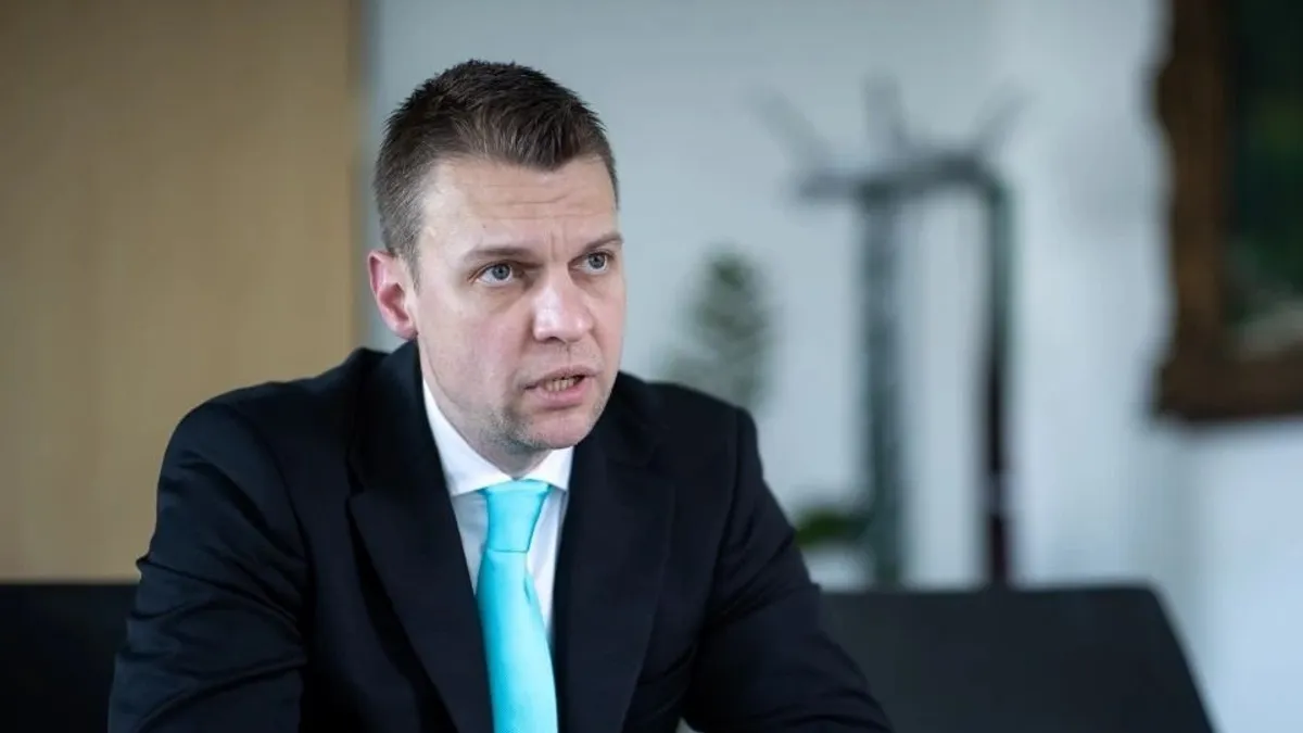 Menczer Tamás: Brüsszel el akarja árasztani Magyarországot bevándorlókkal