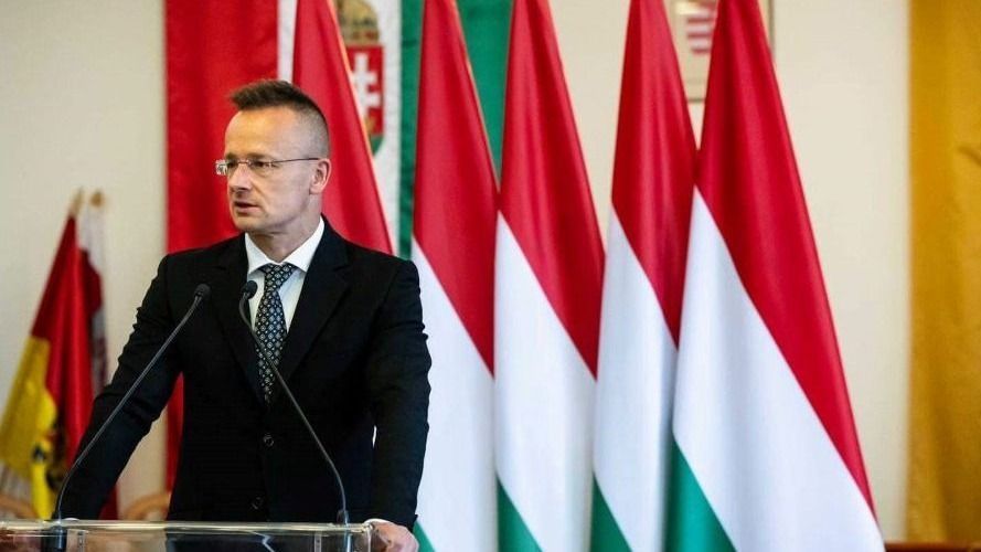 Szijjártó Péter Barcson.