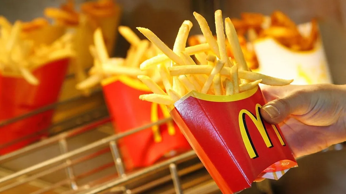 Óriási bejelentés, péntekenként ingyen lesz a sült krumpli a McDonald'sban