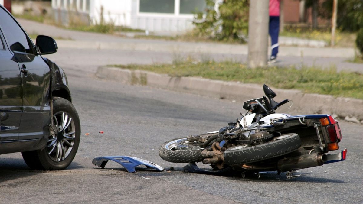 cikk a motorozásról, cikkamotorozásról, illusztráció, motoros baleset, motorosbaleset