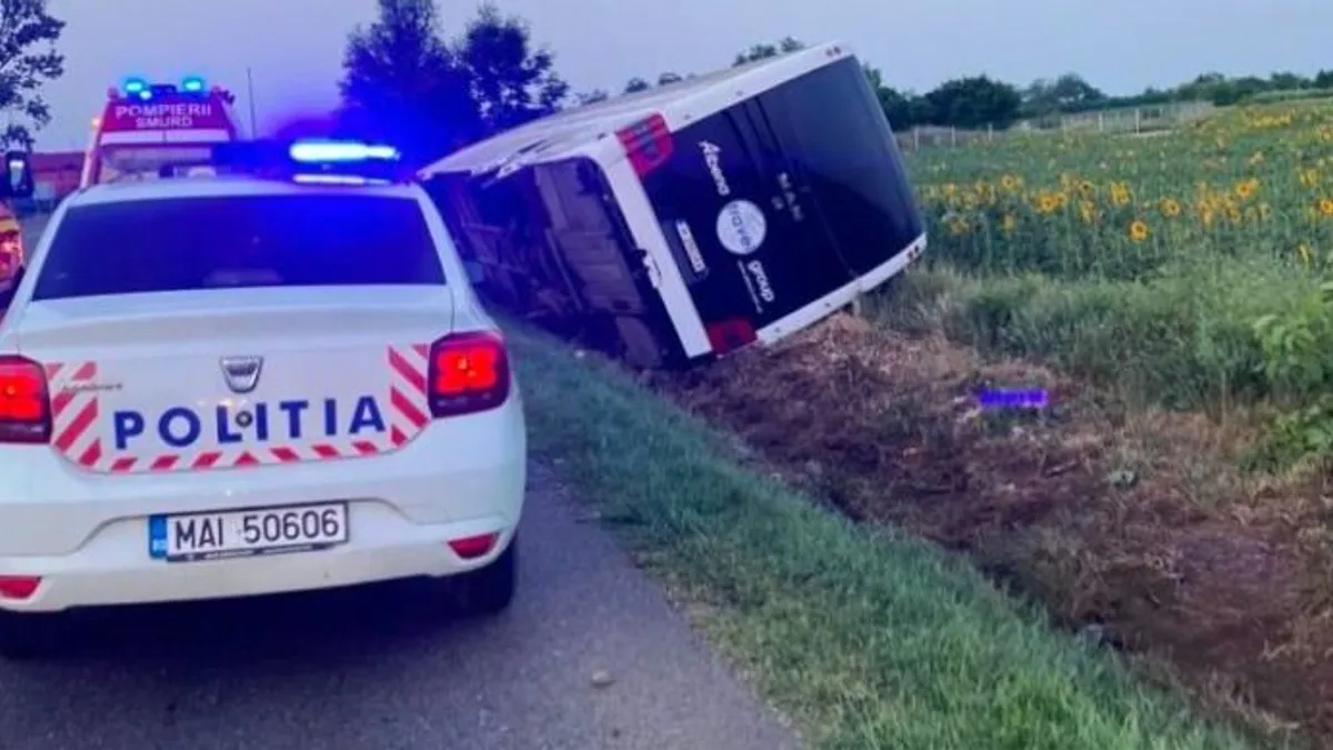 Árokba borult egy bolgár turistákat szállító busz, sok a sérült