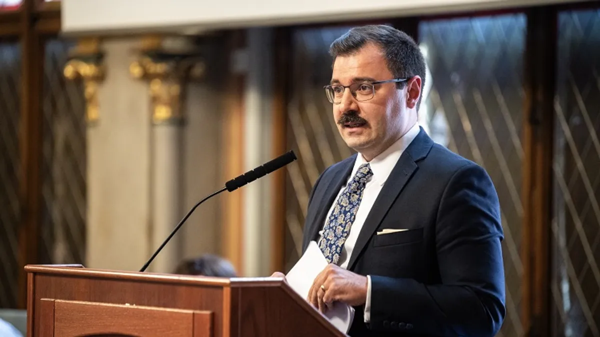Szánthó Miklós – Reagan tudta: a biztonságos világrend záloga a béke