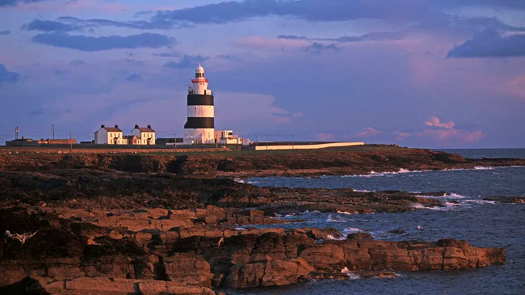 Hook Head  világítótorony, Hook Head, világítótorony, félsziget, Írország, Hook-félsziget, látványosság, turisztikai látványosság, HookHeadvilágítótorony, 