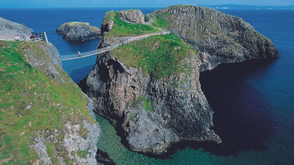 Carrick-A-Rede kötélhíd, Carrick-A-Rede, kötélhíd, híd,Carrick sziget, Írország, látványosság, turisztikai látványosság,