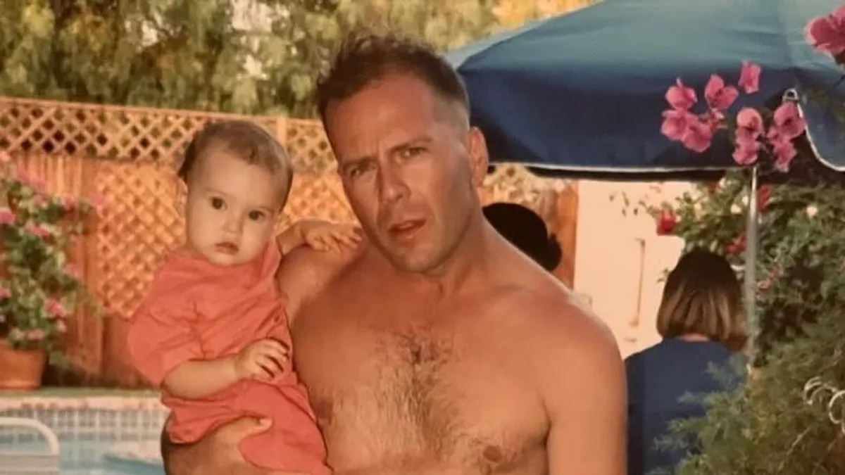 Szívszorító képekkel köszöntötte apák napja alkalmából Demi Moore a gyógyíthatatlan beteg Bruce Willist - fotók