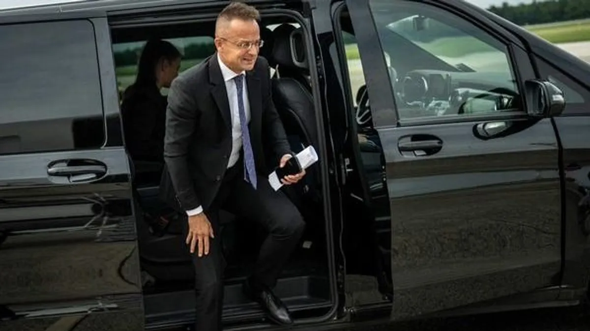 Szijjártó Péter: Irány a Fülöp-szigetek és Laosz