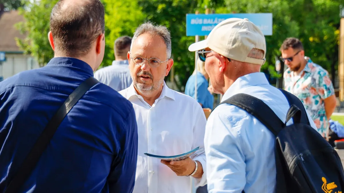 Bús Balázs: Az Egymillió Találkozás Napján is rengeteg emberrel beszélgetünk -fotók