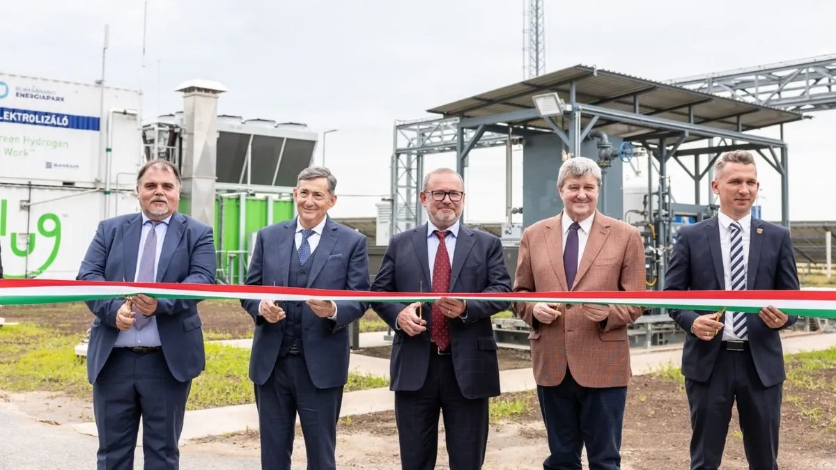 Átadták Magyarország első zöldhidrogén üzemét a Bükkábrányi Energiaparkban
