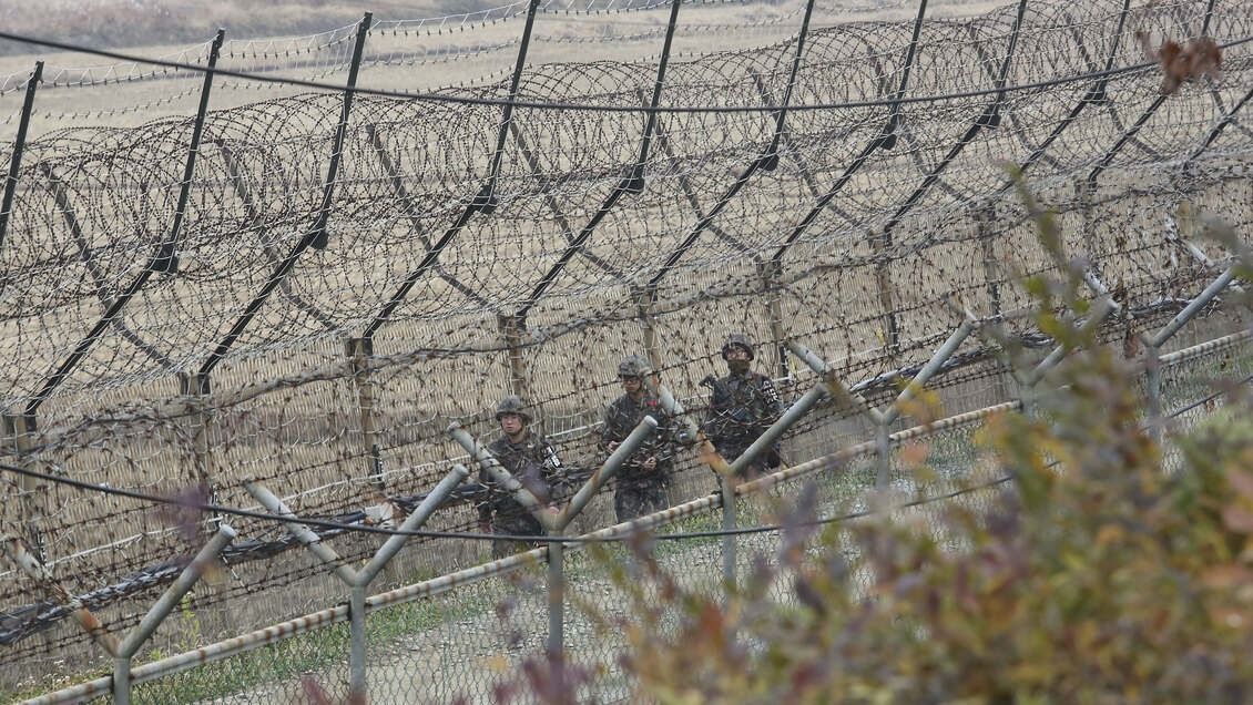 Dél-Koreai katonák a DMZ határán