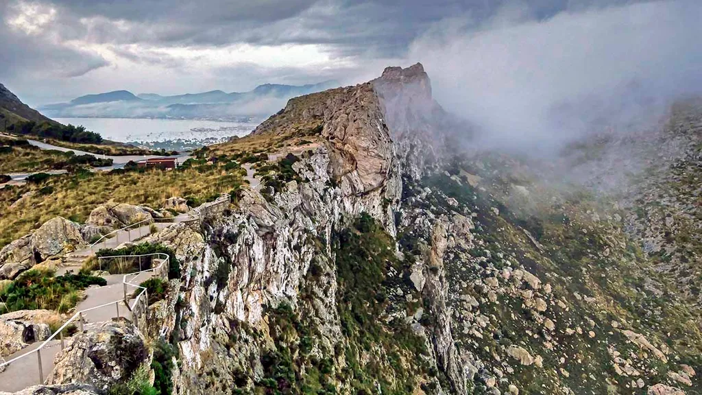 Es Colomer, kilátópont, Mallorca, sziget, Spanyolország, sziklafal, látványosság, látnivaló, Galamb szikla kilátó, Formentor-félsziget