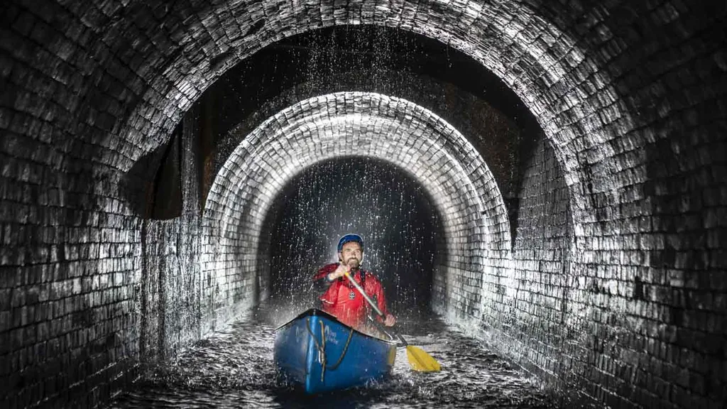 Standedge Tunnel, Anglia, csatorna, csónak,  vasút, vasút vonal 
