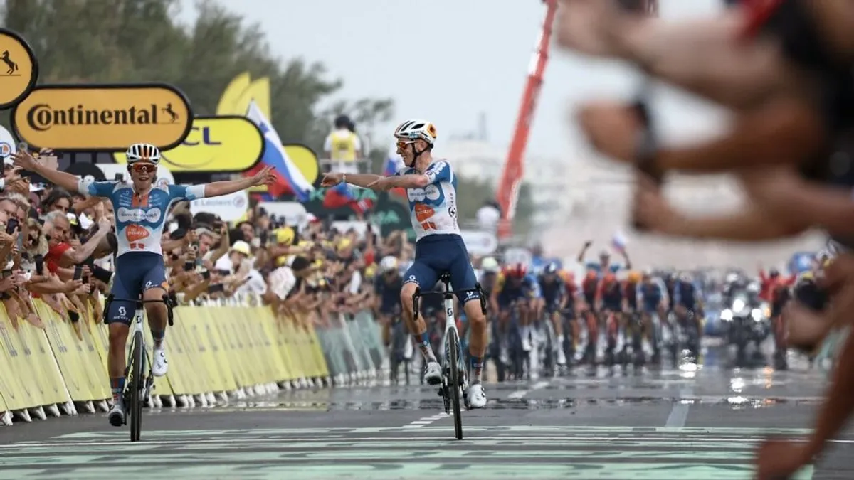 Olaszországban örülhettek a franciák a Tour de France első szakasza után - videó