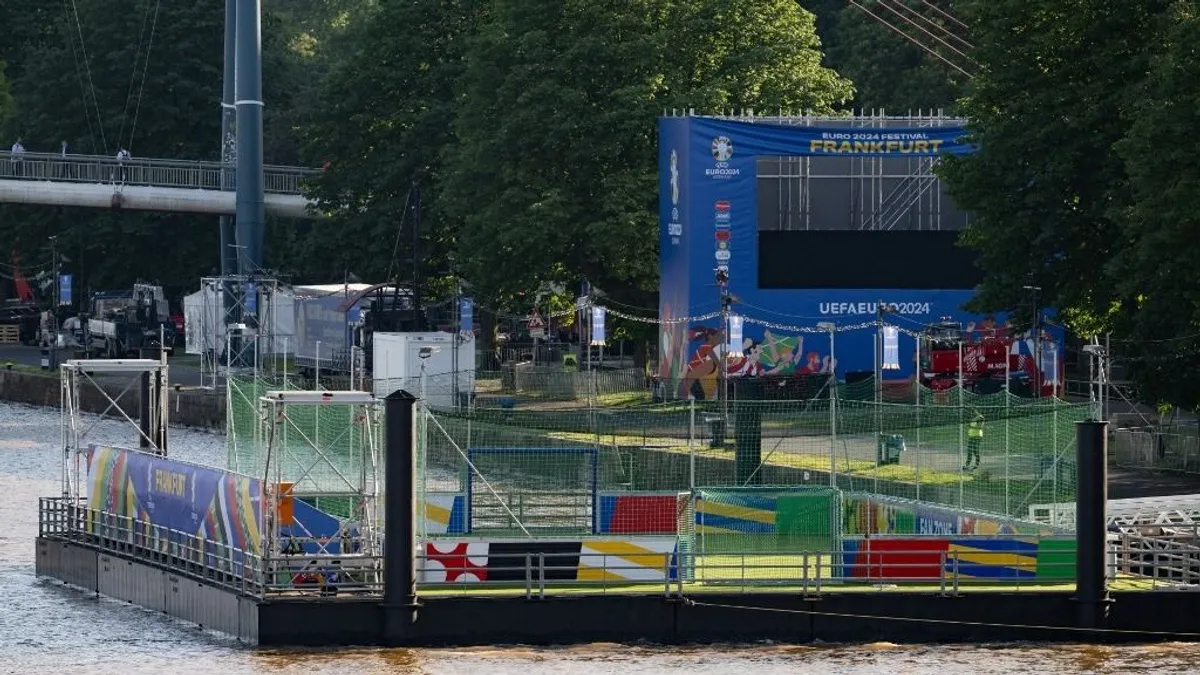 Az iszlám terrorista biztonsági őrként akart robbantani a foci-Eb-n