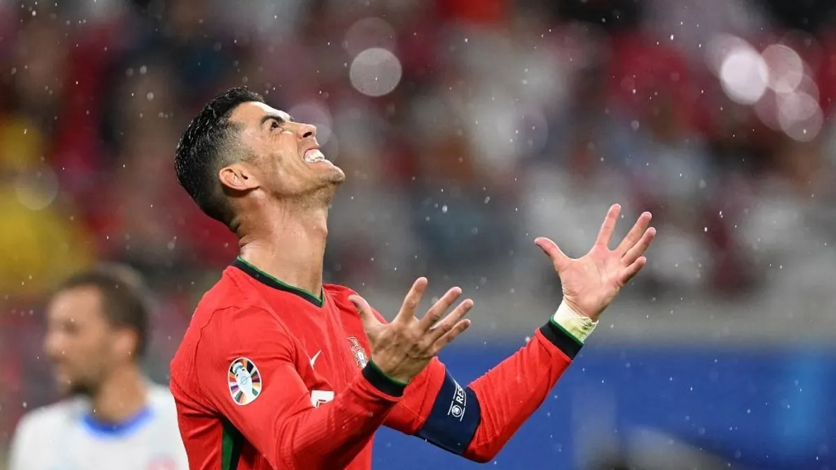 Milliókat bukhat Cristiano Ronaldón az UFC-legenda