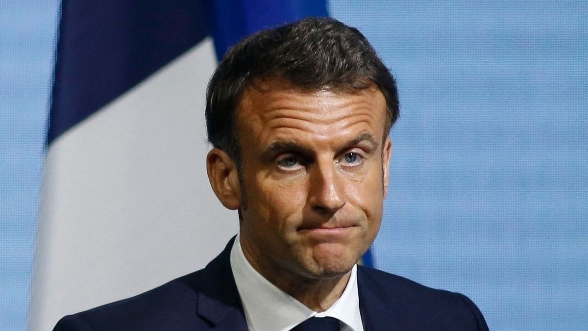 Emmanuel Macron, EmmanuelMacron, francia politikus, 2017. május 14-től az ötödik francia köztársaság nyolcadik elnöke és Andorra társhercege