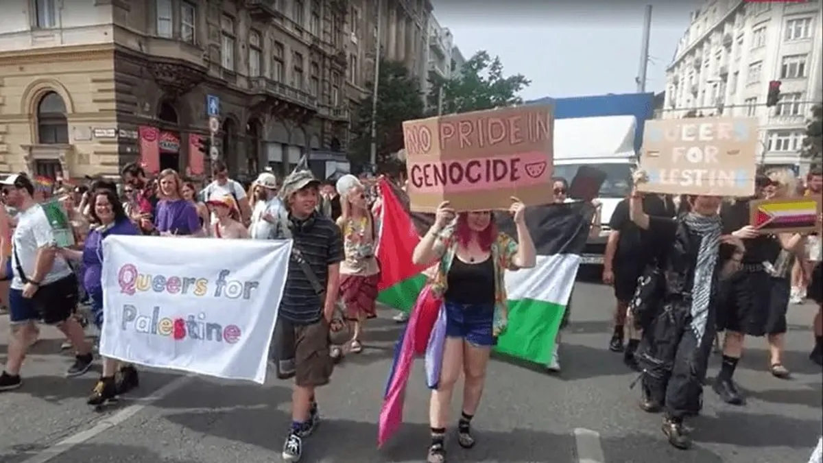 Szélsőbaloldali őrület: a homoszexuálisokat kivégző arab terroristák mellett tüntettek a budapesti Pride-on- videó